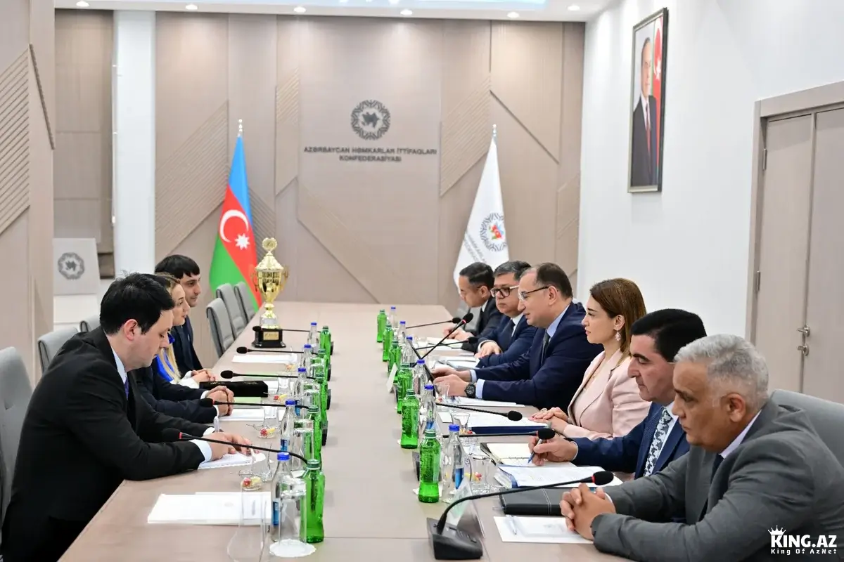 Azərbaycan Həmkarlar İttifaqları Konfederasiyasında Avropa çempionu Mədinə Sadıqova ilə görüş keçirilib